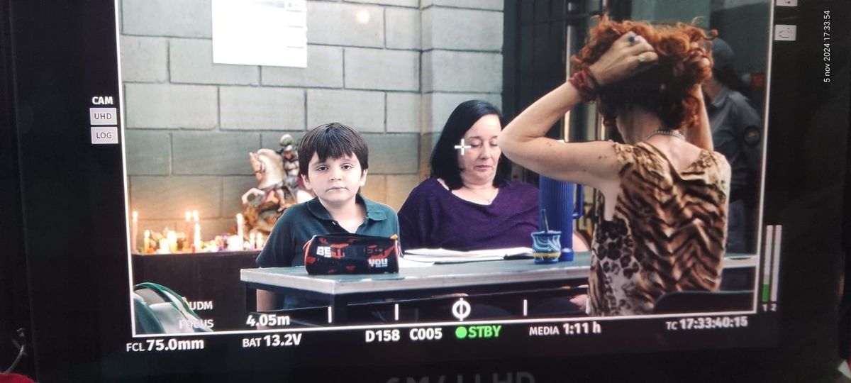 León, vecino de Villa Centenario, durante su experiencia como actor en producciones audiovisuales.