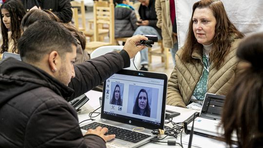 Operativo de documentación en Almirante Brown: dónde tramitar el DNI esta semana