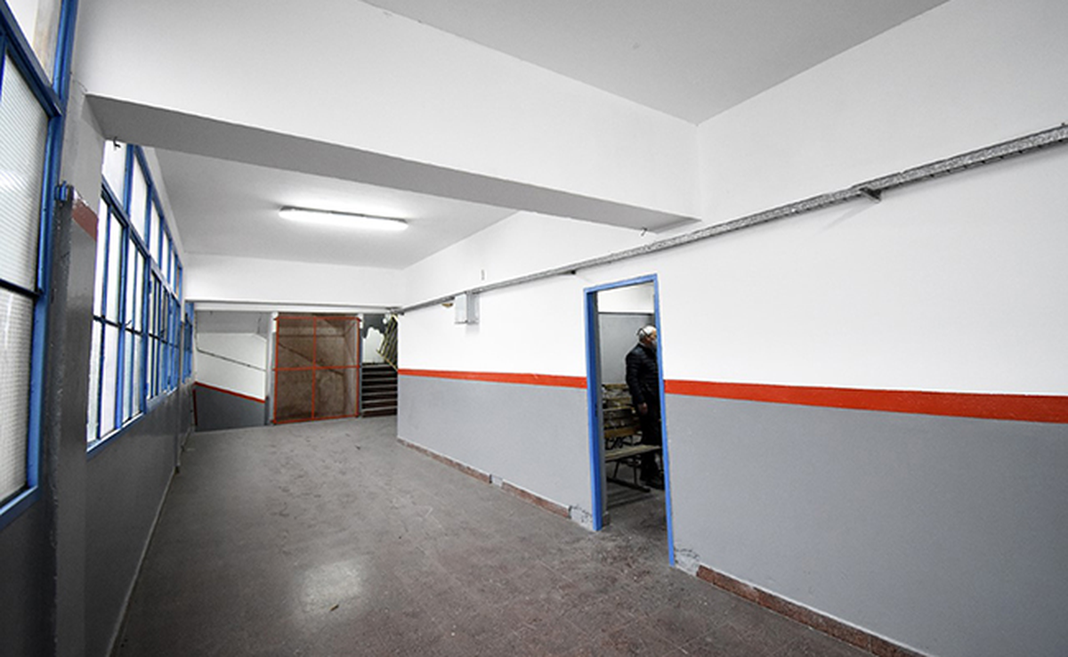 Escuela Técnica N°1 de Almirante Brown en Longchamps.