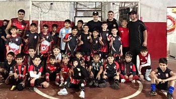 Gabriel Rojas, convocado a la Selección Argentina y figura de Racing, visitó al Club Atlético Longchamps