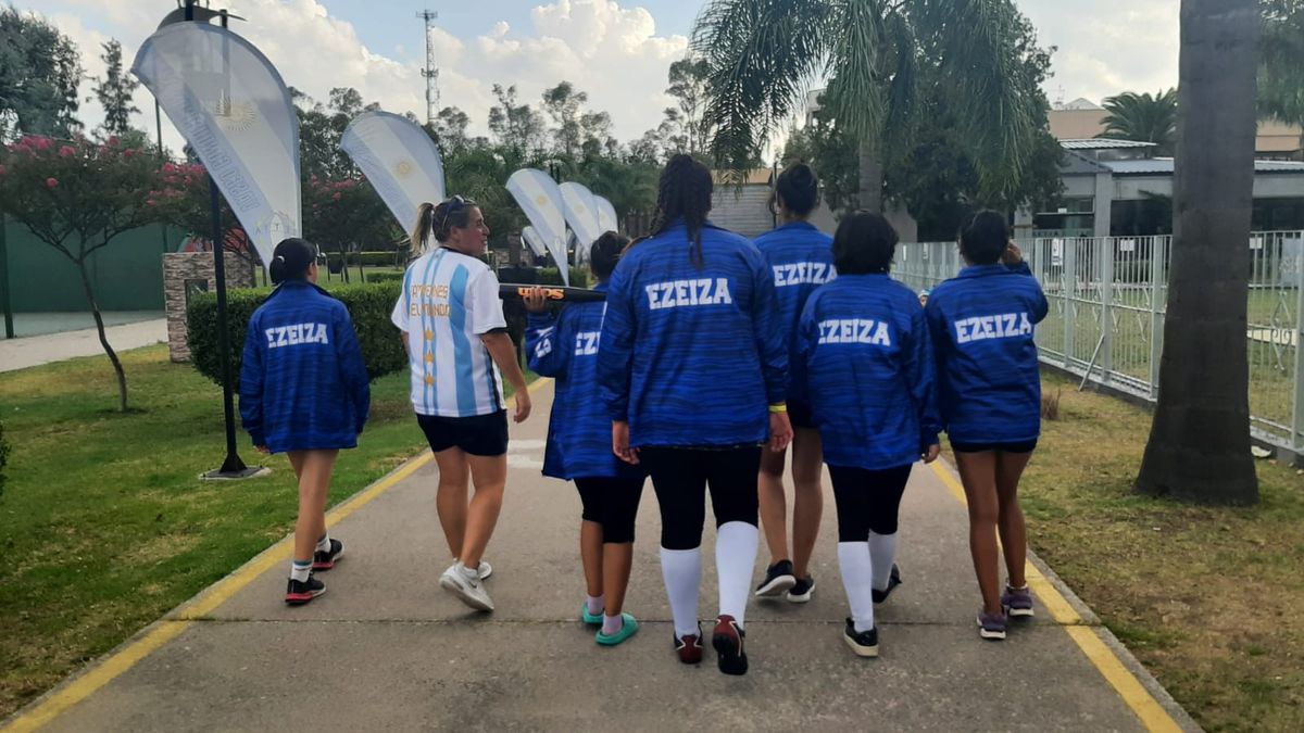 De entrenar en una plaza de tierra en Ezeiza a la Selección Argentina de sóftbol