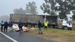 cuatro camiones chocaron en la ezeiza-canuelas: hay tres heridos