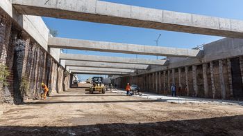 Burzaco: pavimentan el túnel del Viaducto de la Rotonda Los Pinos