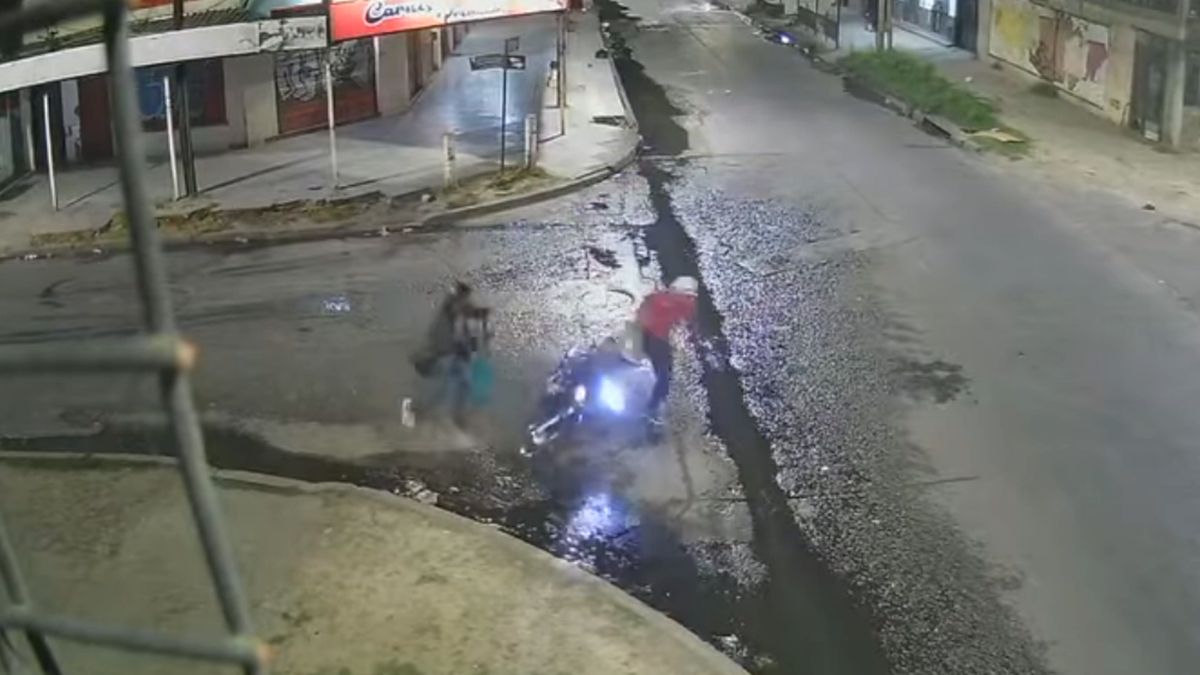 Lomas de Zamora: la reacción desesperada de un joven al que le robaron la moto