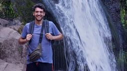 un ingeniero de banfield recorrio el pais y publicara un libro con las fotos de sus viajes