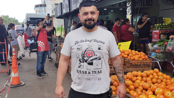 El verdulero de Ezeiza que se hizo viral en TikTok por sus precios bajos