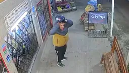 Ladrón disparó a los pies de un hombre para robarle la moto mientras compraba en un kiosco en Berazategui