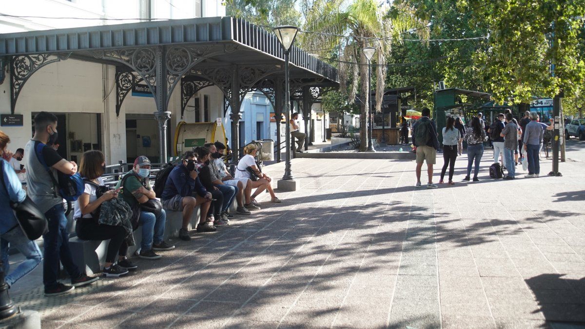 Complicaciones en la estación de Monte Grande por el paro de trenes