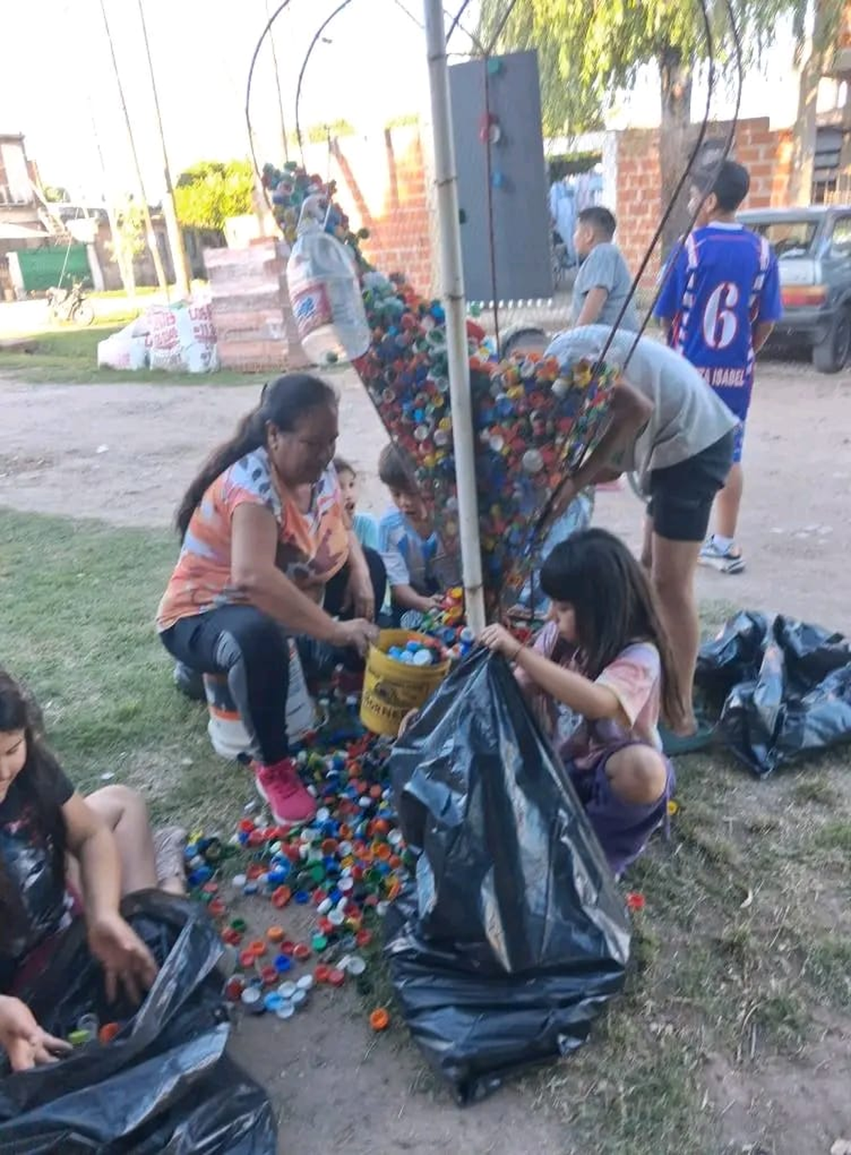 Desde Pelucas Solidarias se&ntilde;alaron que el coraz&oacute;n recolector est&aacute; ubicado frente al taller de la organizaci&oacute;n, en La Calandria 2317.