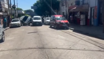 Persecución en la General Paz: un ladrón murió al escapar de un control y tirotearse con la policía