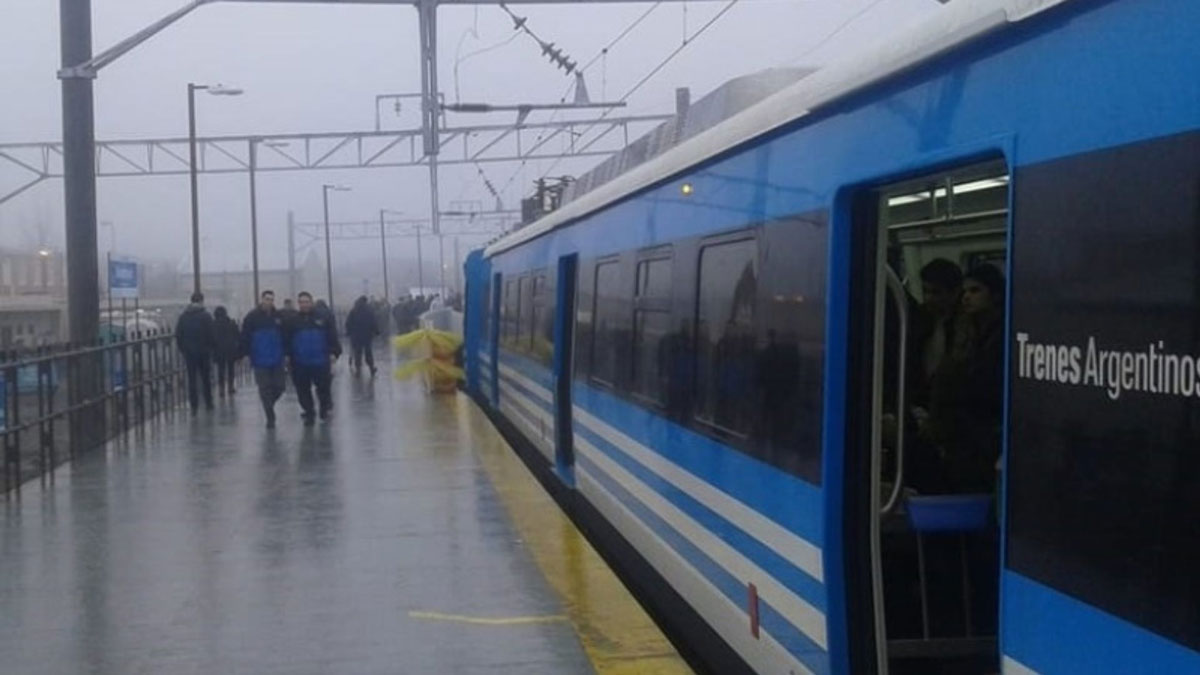 El Tren Roca funciona con demoras debido al temporal. El Tren Roca funciona con demoras debido al temporal. 