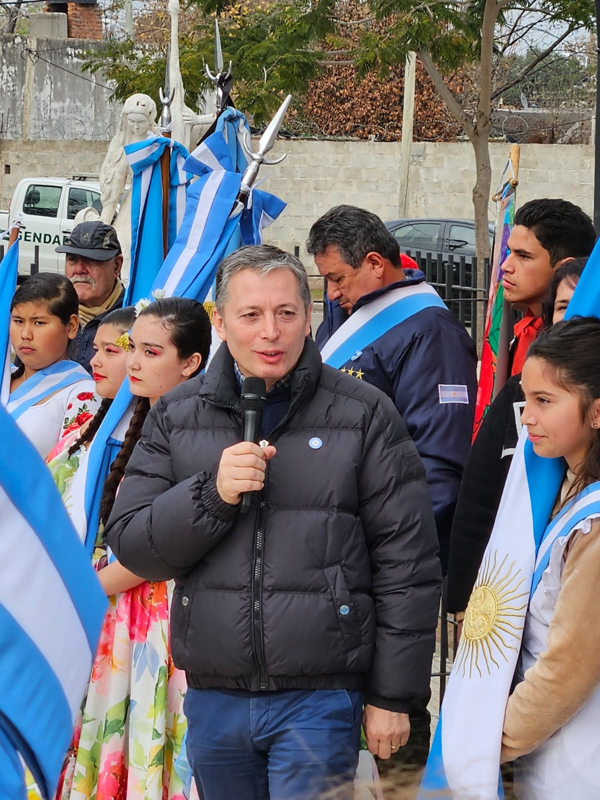 El intendente Fernando Gray durante su discurso en el Día de la Independencia. 