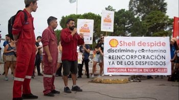 Despedidos de la Shell de Avellaneda realizan una protesta