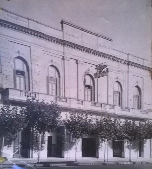 Antigua imagen del Teatro Espa&ntilde;ol de Lomas de Zamora, donde vino a cantar Carlos Gardel.