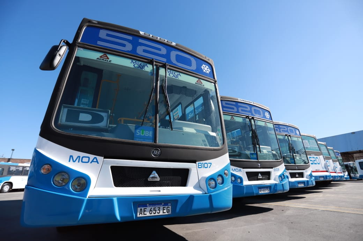 Algunas líneas de colectivos de la región se ven afectadas por el paro.