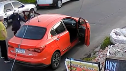 ataque motochorro en lanus: le robaron el auto a una familia que iba con un bebe