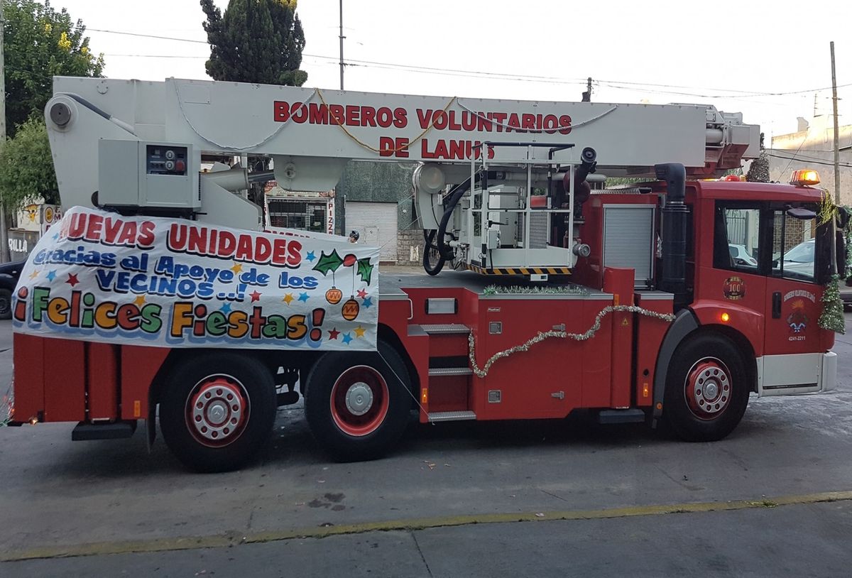 Colecta solidaria de los bomberos de Lanús: vuelve a pasar Papá Noel