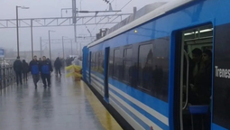 el tren roca circula limitado entre constitucion y temperley por inundacion en las vias