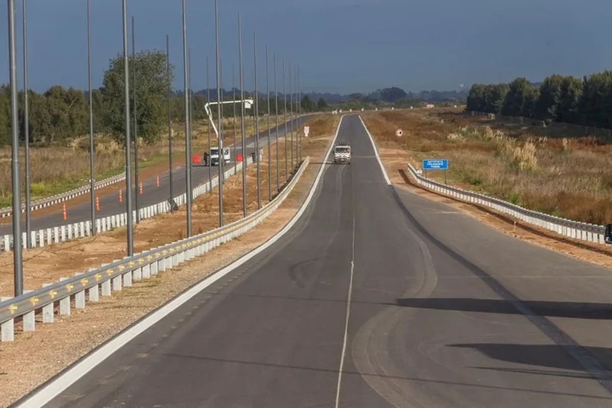 Las autoridades denominan a la autopista Presidente Perón como la 