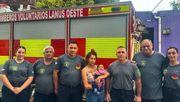 heroico rescate de un bombero de lanus a una bebe que se ahogaba: las capacitaciones no fueron en vano