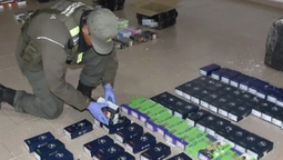 secuestraron 180 celulares que eran trasladados de contrabando a lomas en un micro