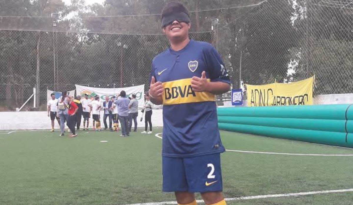 En Boca Juniors estuvo solamente un año ya que la disciplina fútbol para ciegos se disolvió.