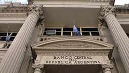 el banco central habilito los pagos con qr para el transporte publico: desde cuando se podra usar