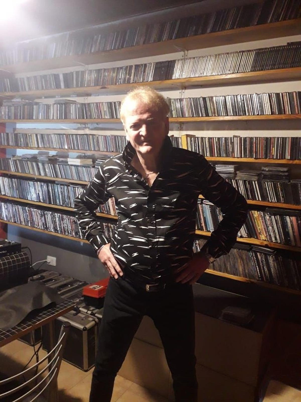 El DJ combina el boliche con un restaurante basado en la cultura del encuentro. El DJ combina el boliche con un restaurante basado en la cultura del encuentro. 