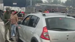 violencia en la autopista: cobraban peaje a los conductores en un piquete