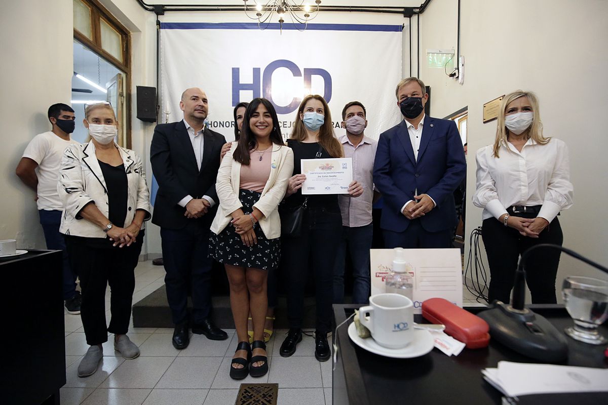 Homenaje a mujeres destacadas de Almirante Brown.