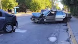 ezeiza: terrible choque de dos autos frente a la estacion de la union