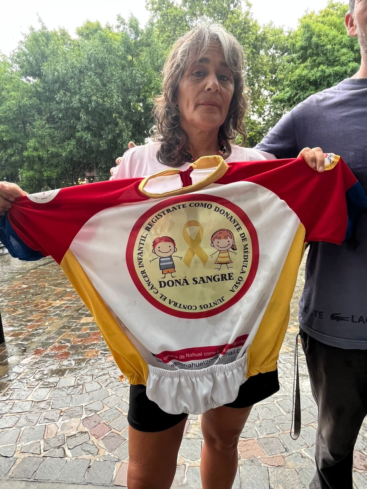 María de los Ángeles, una de las organizadores de la movida que partirá desde Lomas hasta Luján para visibilizar la lucha contra el Cáncer Infantil. 