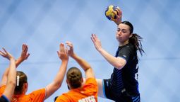 renata pangaro, de ezeiza, tras el mundial de handball en rumania: nos define la union y el companerismo