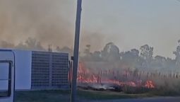 almirante brown: incendio frente a un jardin de glew genero alerta entre los vecinos