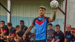 jugador de brown de adrogue se burlo de san martin de burzaco en navidad: no tirar pirotecnia