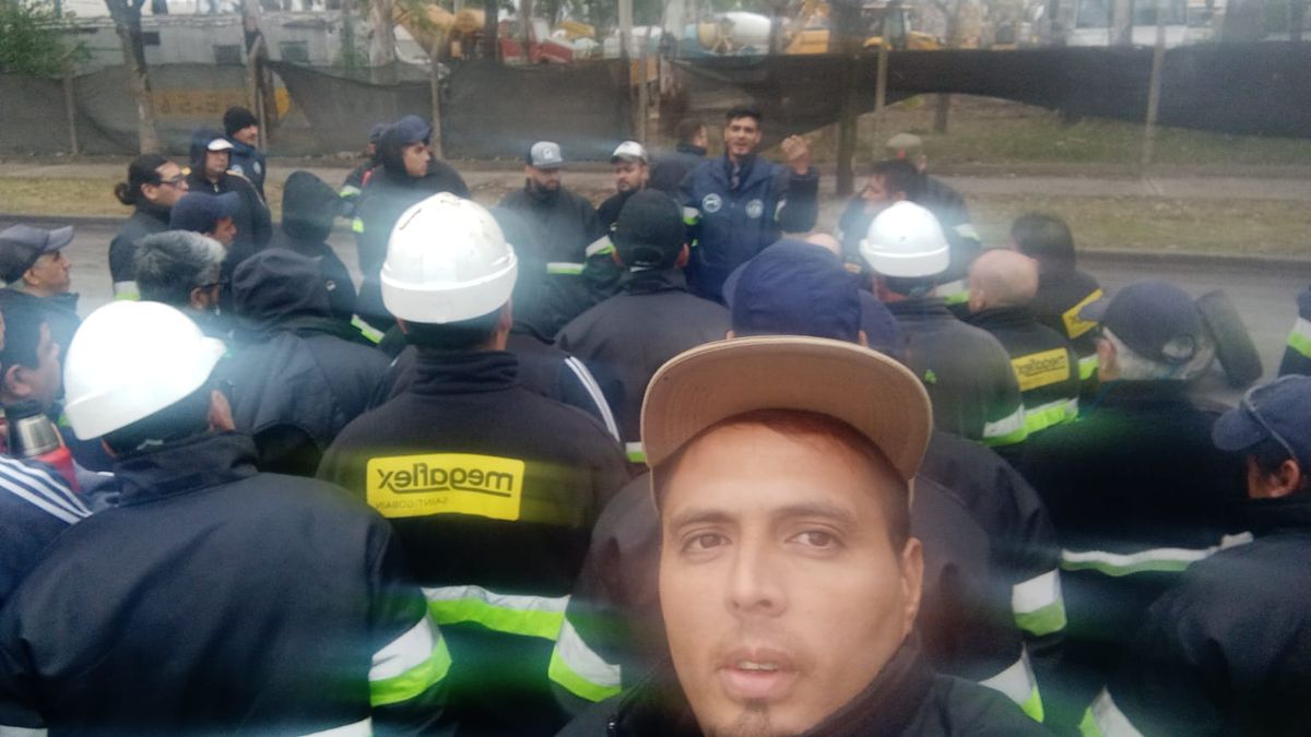 Conflicto por despidos en Megaflex: manifestación en el Parque Industrial de Burzaco