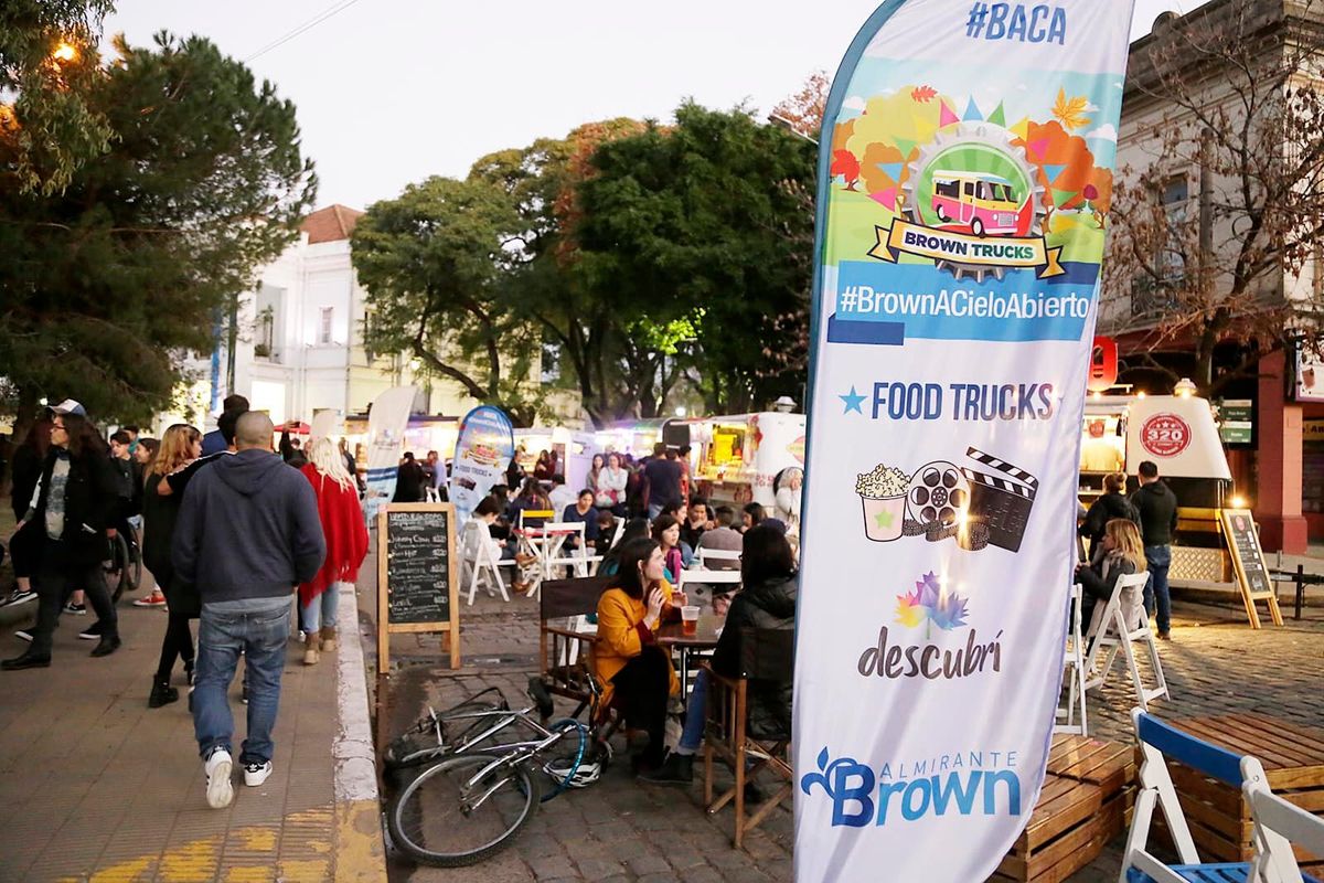 Longchamps: habrá una noche de gastronomía y música al aire libre