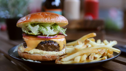 lanzan en almirante brown promociones en hamburgueserias