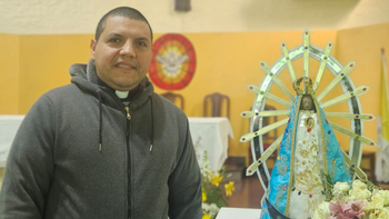 Un vecino de Ezeiza fue ordenado sacerdote y es nuevo cura en Luis Guillón: su historia