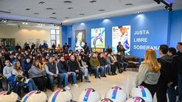 entregaron cascos para deliveries en san vicente y lanzaron un programa con el ministro de transporte