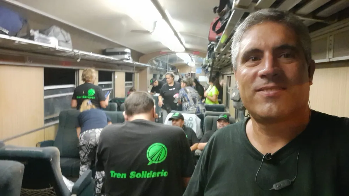 El vecino participó del viaje del Tren Solidario a Bahía Blanca. 