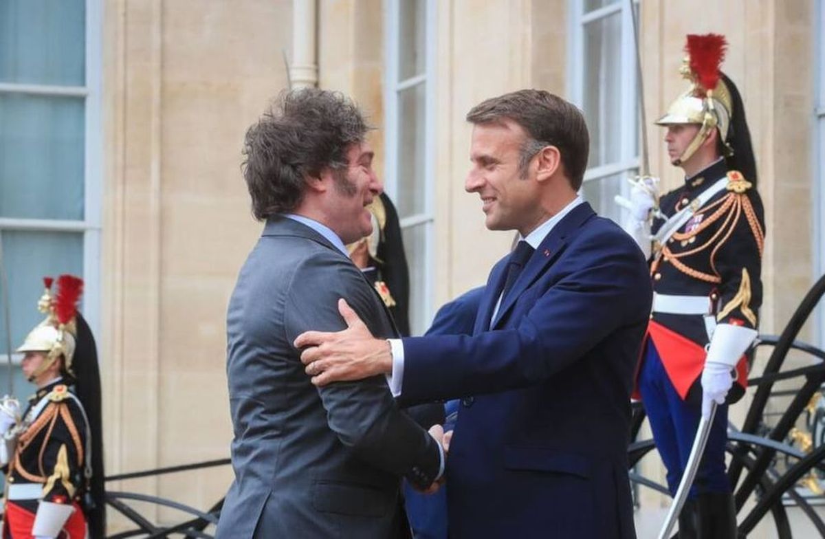 Javier Milei con Emmanuel Macron, presidente de Francia. Javier Milei con Emmanuel Macron, presidente de Francia.
