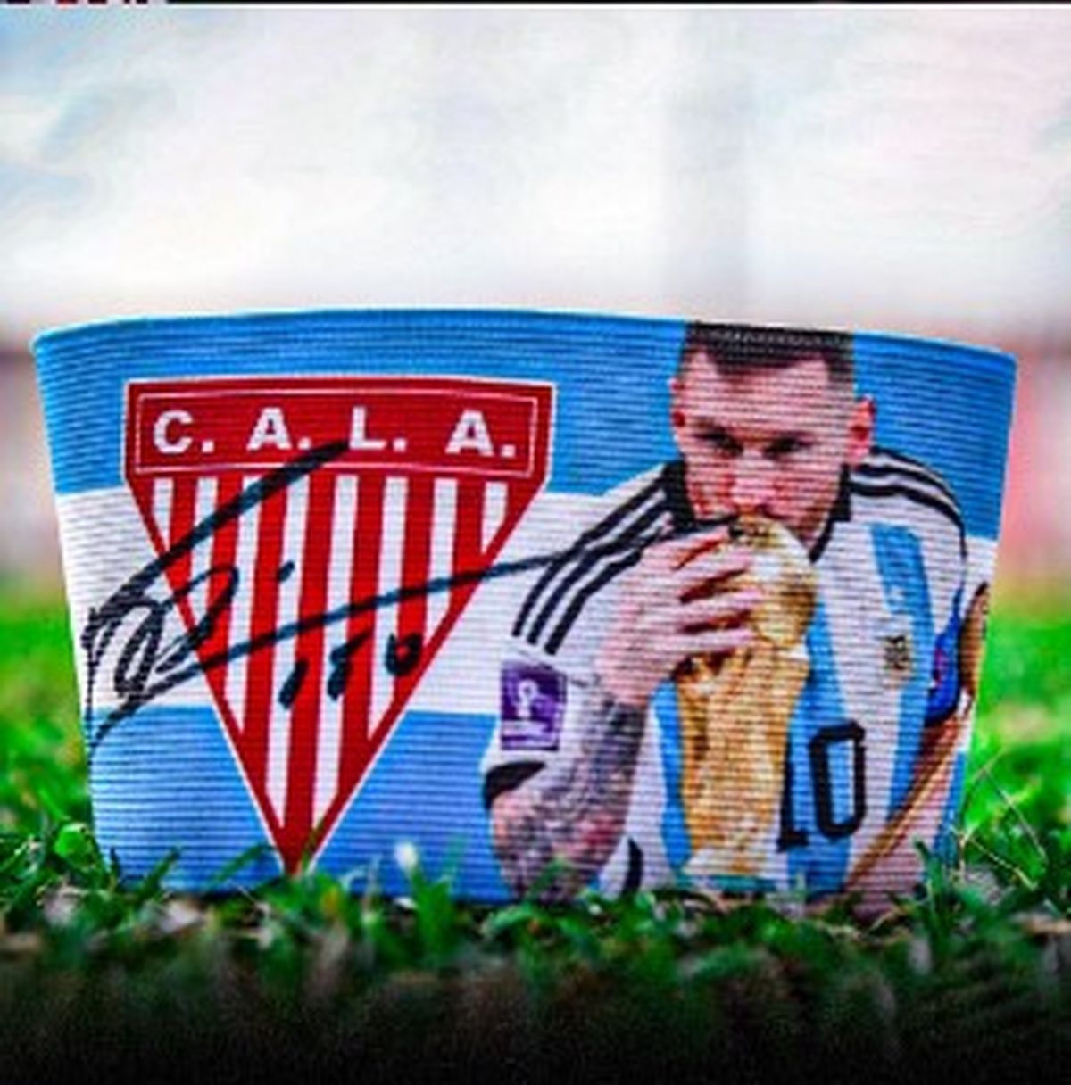 La cinta firmada por Lionel Messi que utiliza Francésco Celeste en los partidos de Los Andes.