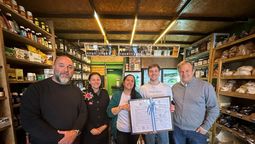 almirante brown: el municipio otorgo un reconocimiento a una dietetica por sus 30 anos de trayectoria
