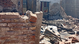lomas de zamora: una vivienda quedo destruida por un incendio en ano nuevo