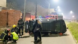 tremendo vuelco de un auto en almirante brown: el conductor habia perdido el control