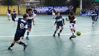 Partido entre los equipos de las categorías 2012 de los clubes 19 de Agosto y Mayo.