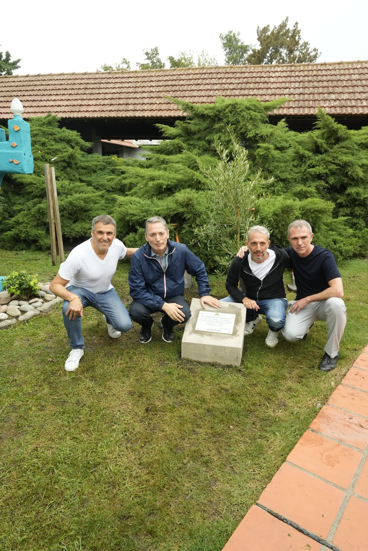 Las autoridades plantaron un olivo en homenaje a las víctimas del ataque perpetrado por Hamás el 7 de octubre de 2023.