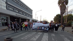 manifestacion contra el sanatorio burzaco: denuncian mala atencion y falencias