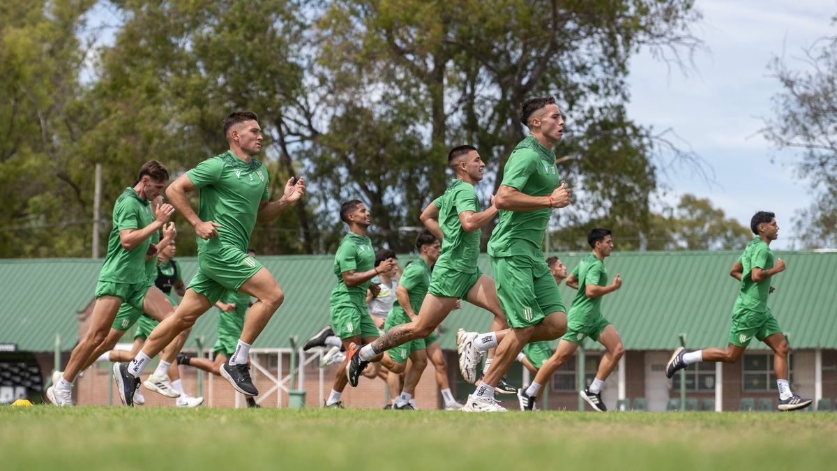 Jugadores de Banfield no se presentaron en el entrenamiento por sueldos